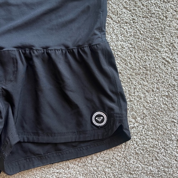 Roxy women’s shorts - Picture 2 of 5